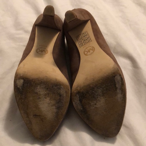 Tan suede ankle booties - gently worn - Picture 4 of 4